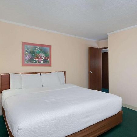 Norwood Inn & Suites Indianapolis East Post Drive 외부 사진