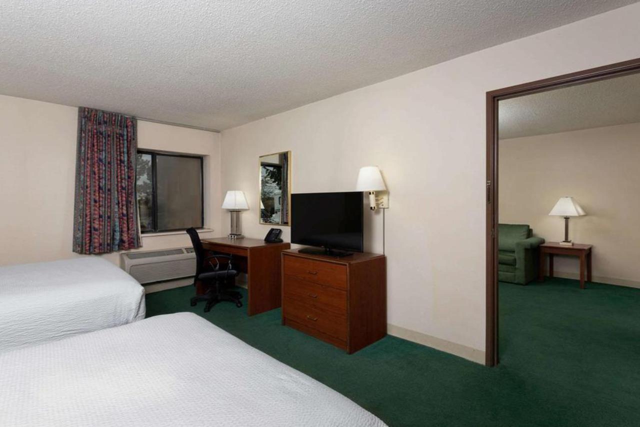 Norwood Inn & Suites Indianapolis East Post Drive 외부 사진