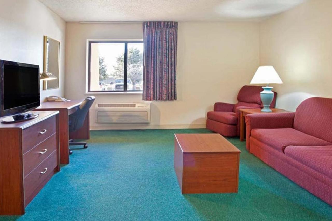 Norwood Inn & Suites Indianapolis East Post Drive 외부 사진