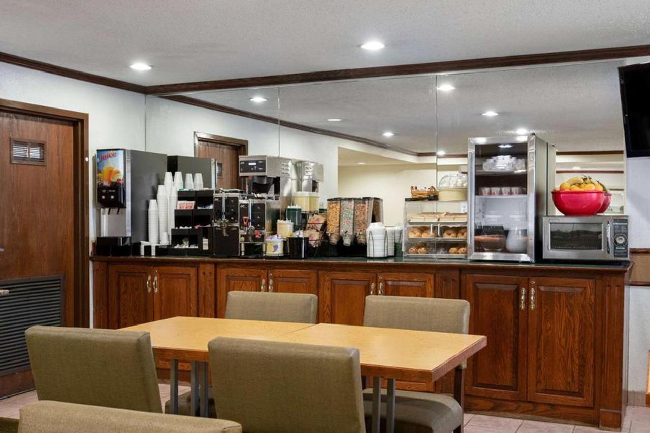 Norwood Inn & Suites Indianapolis East Post Drive 외부 사진