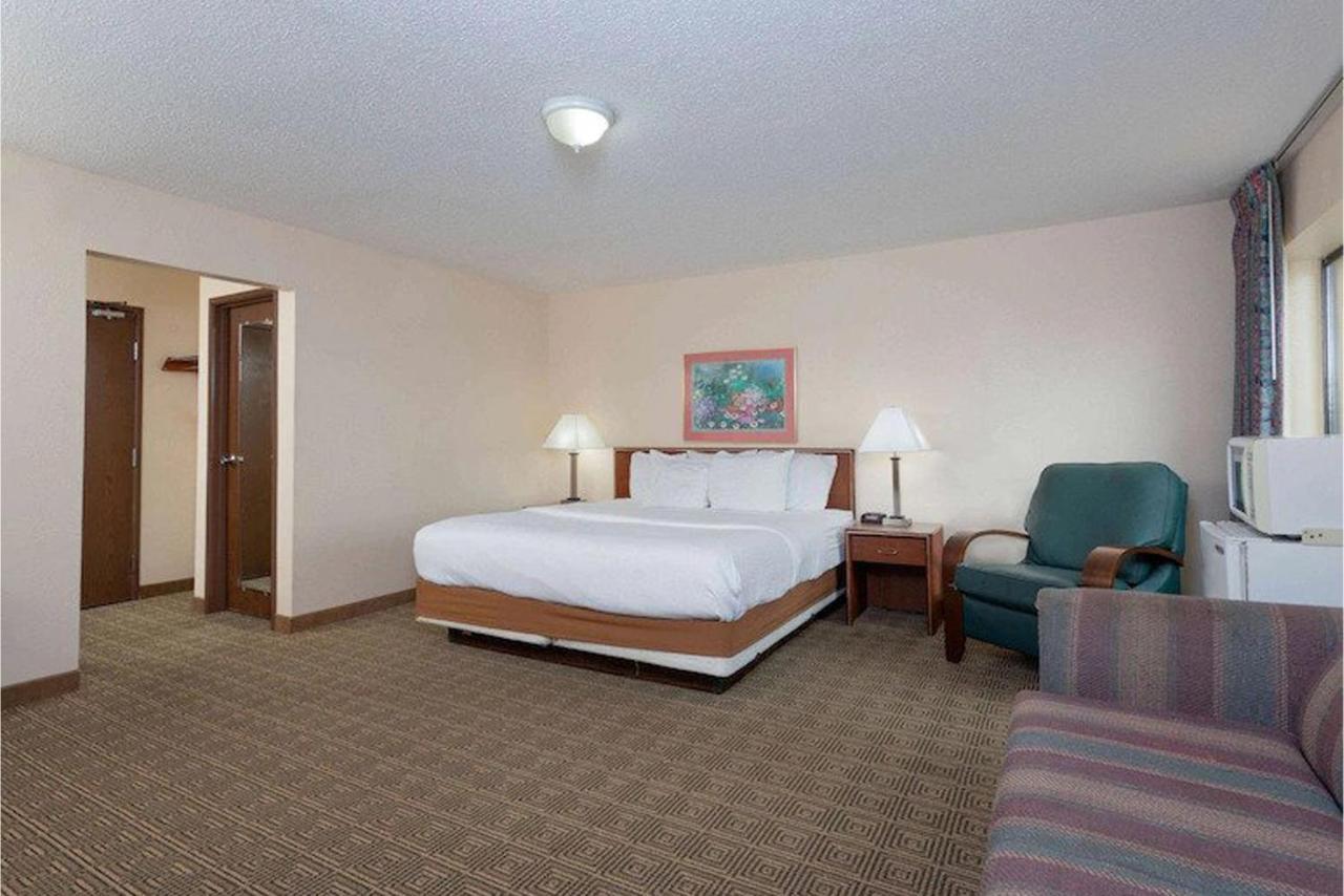 Norwood Inn & Suites Indianapolis East Post Drive 외부 사진
