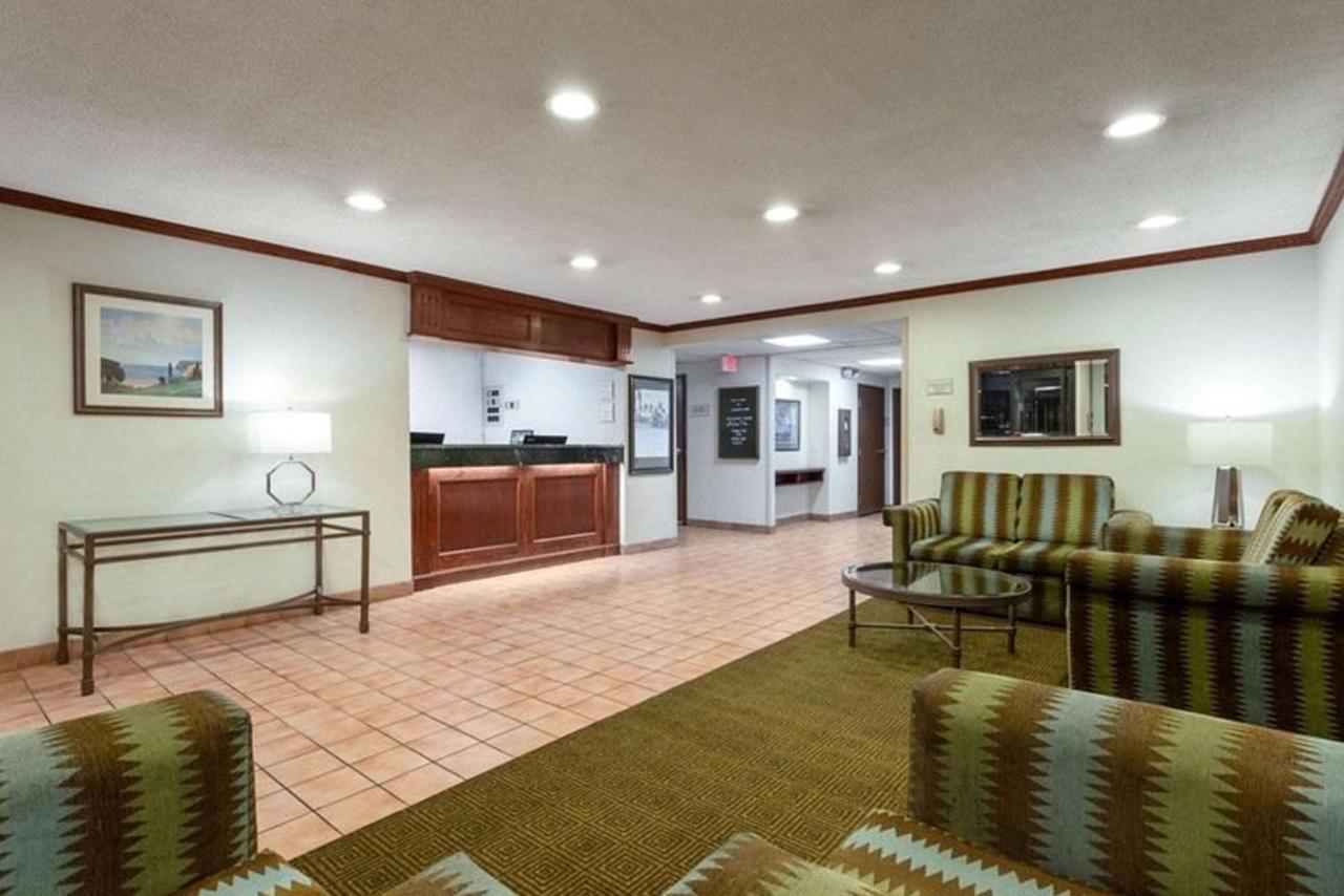 Norwood Inn & Suites Indianapolis East Post Drive 외부 사진