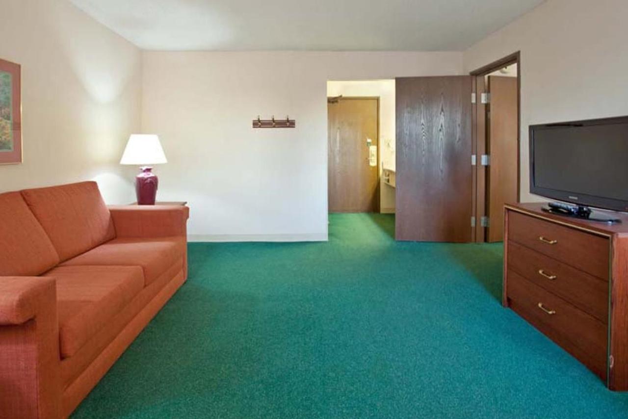 Norwood Inn & Suites Indianapolis East Post Drive 외부 사진