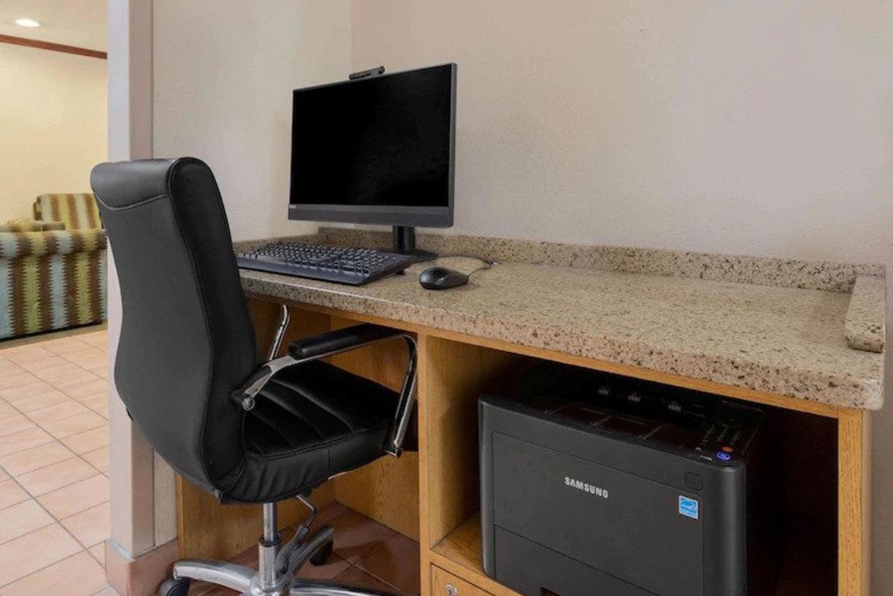 Norwood Inn & Suites Indianapolis East Post Drive 외부 사진