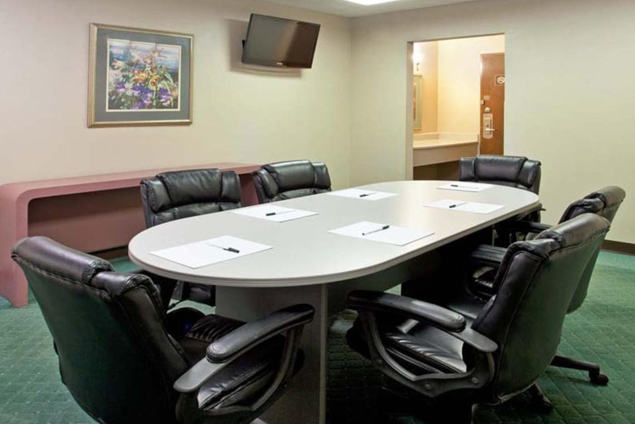 Norwood Inn & Suites Indianapolis East Post Drive 외부 사진
