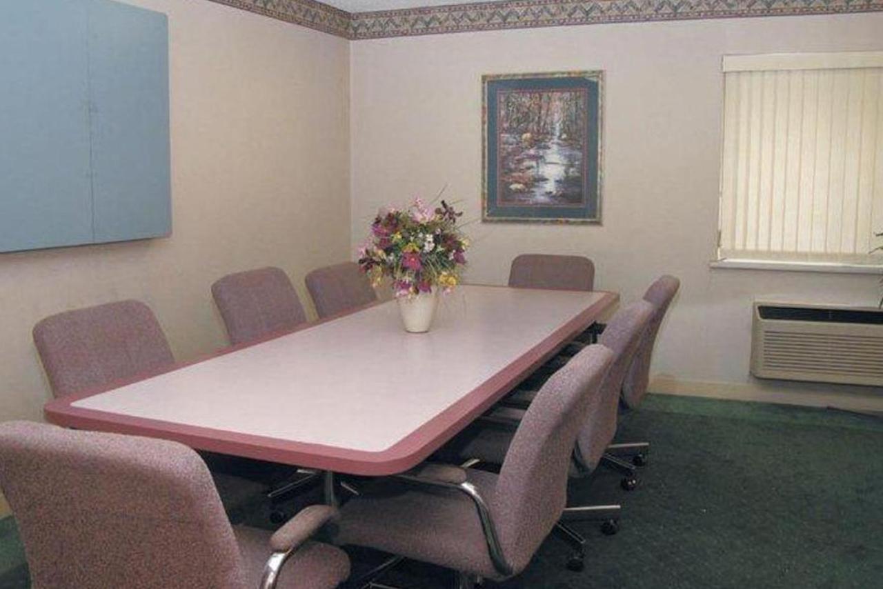 Norwood Inn & Suites Indianapolis East Post Drive 외부 사진